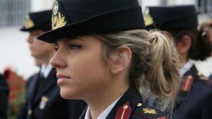 التجنيد العسكرى للنساء