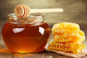 فوائد قشر الرمان مع العسل على الريق